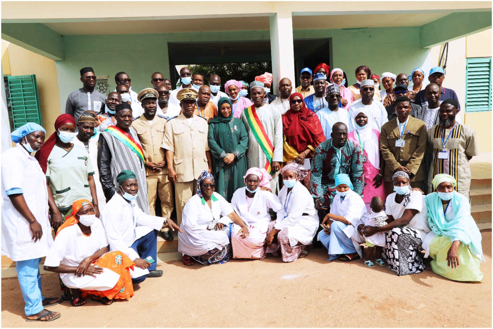 Mois de la solidarité et de la lutte contre l'exclusion : Le Colonel Assa Badiallo TOURE au chevet des personnes âgées et des déplacés.